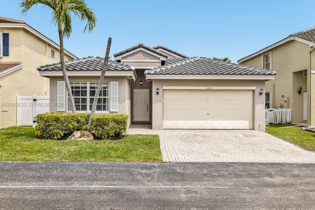 Activo con contrato: $589,900 (3 camas, 2 baños, 1515 Pies cuadrados)
