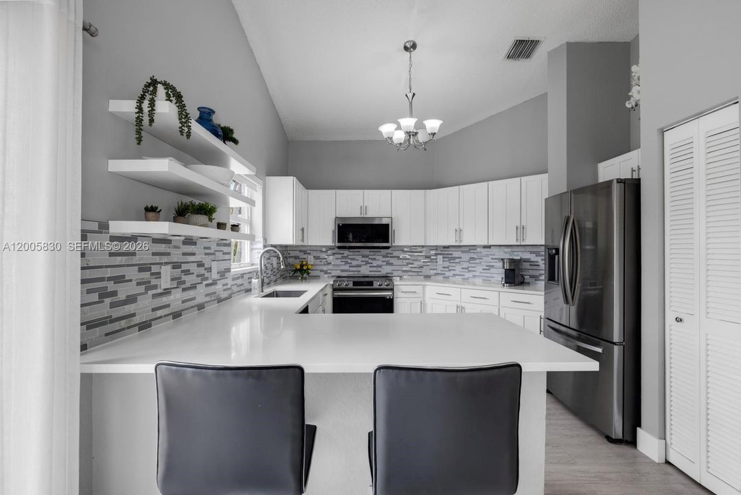 Activo con contrato: $589,900 (3 camas, 2 baños, 1515 Pies cuadrados)