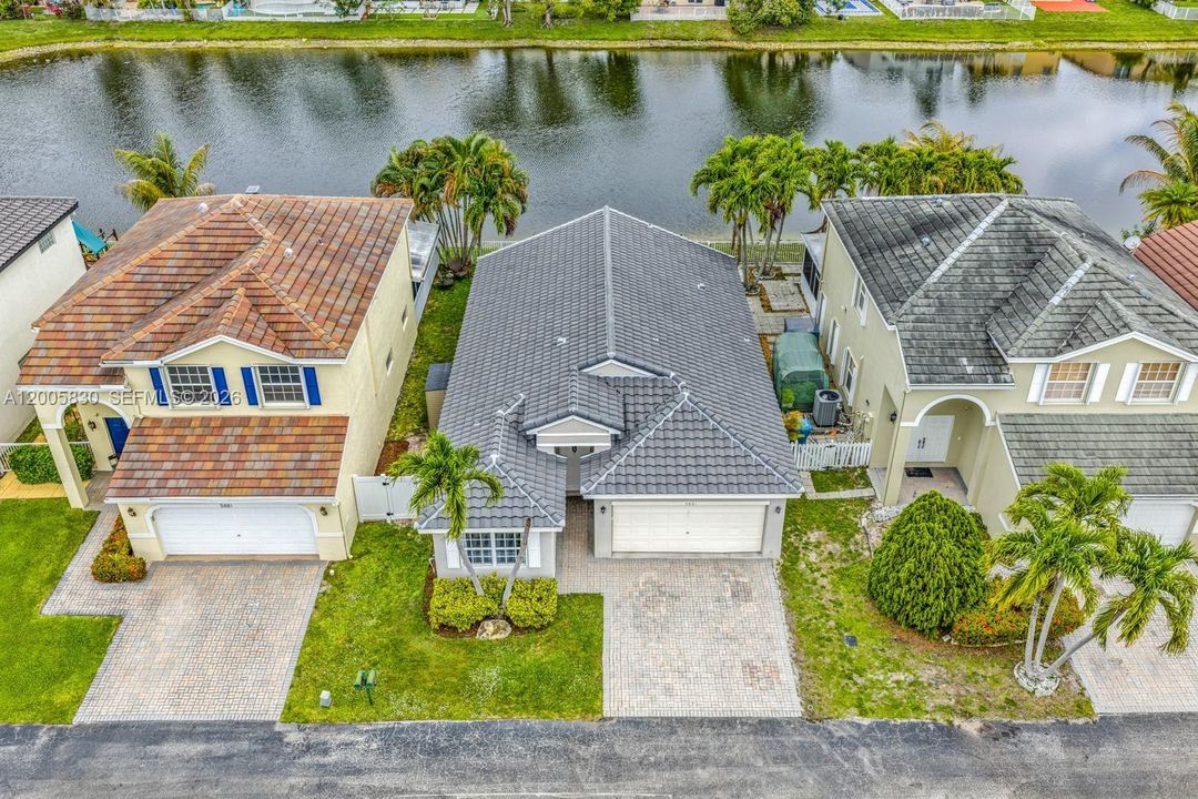 Activo con contrato: $589,900 (3 camas, 2 baños, 1515 Pies cuadrados)