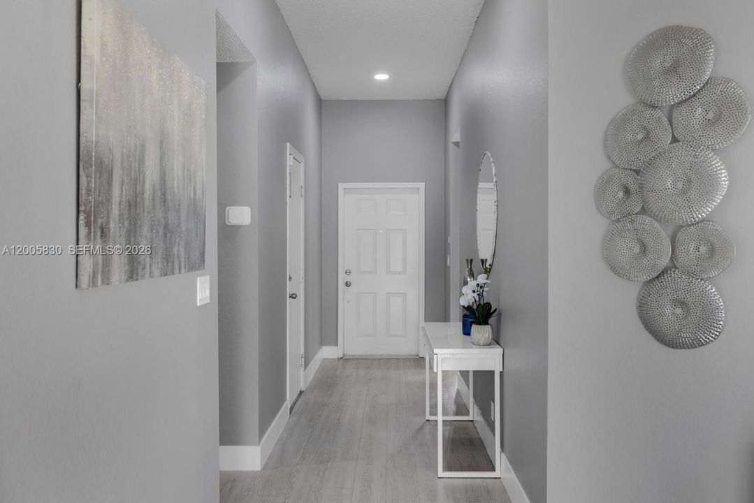 Activo con contrato: $589,900 (3 camas, 2 baños, 1515 Pies cuadrados)