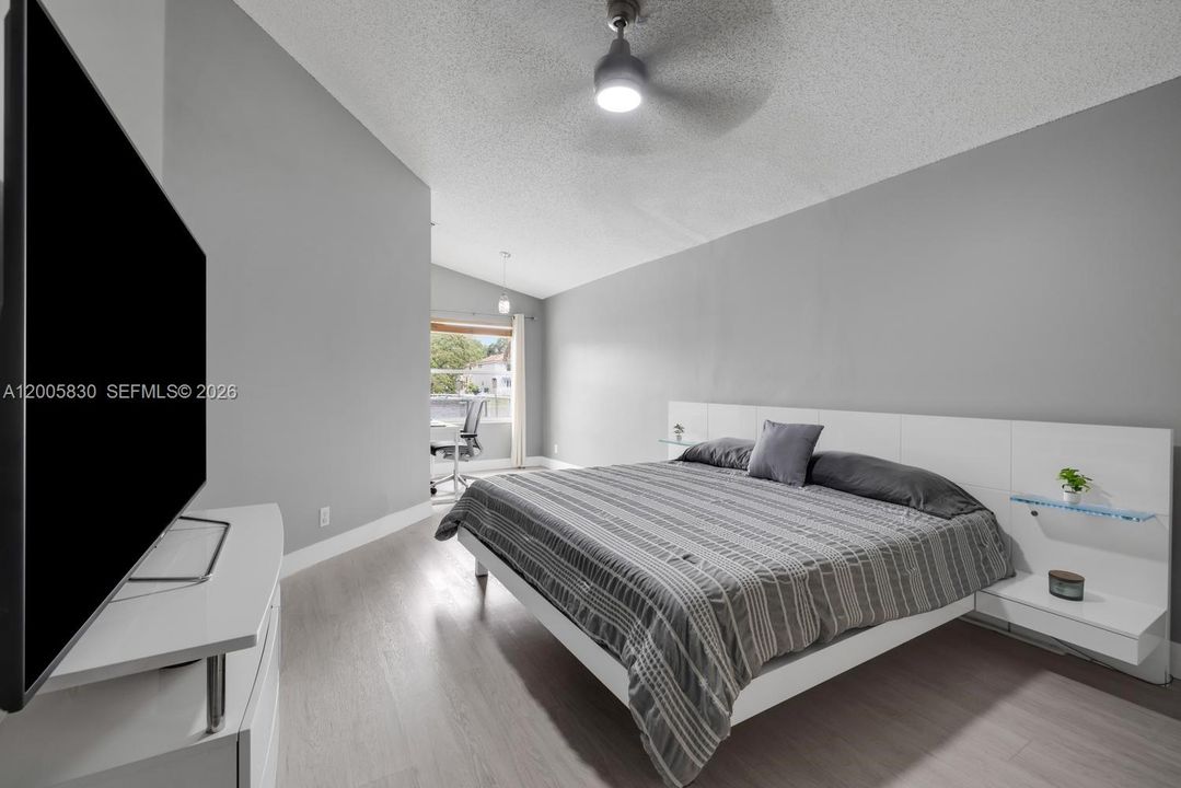 Activo con contrato: $589,900 (3 camas, 2 baños, 1515 Pies cuadrados)