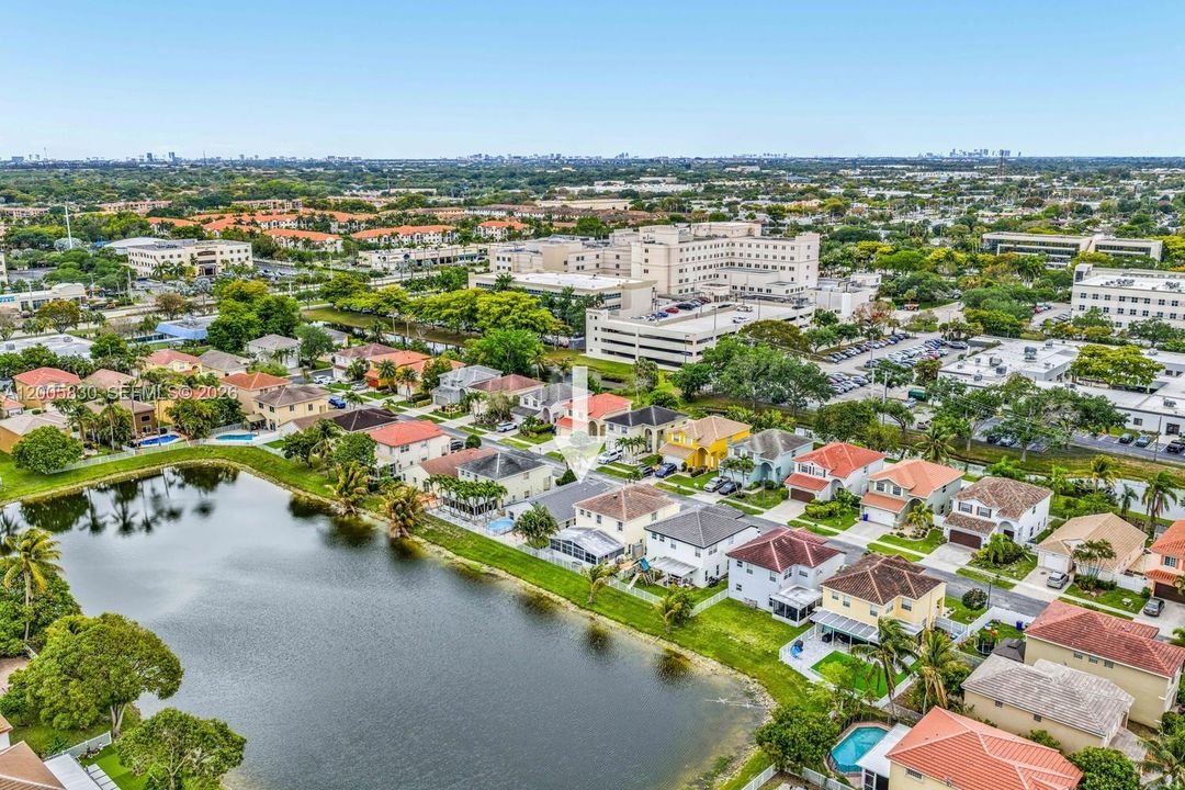 Activo con contrato: $589,900 (3 camas, 2 baños, 1515 Pies cuadrados)