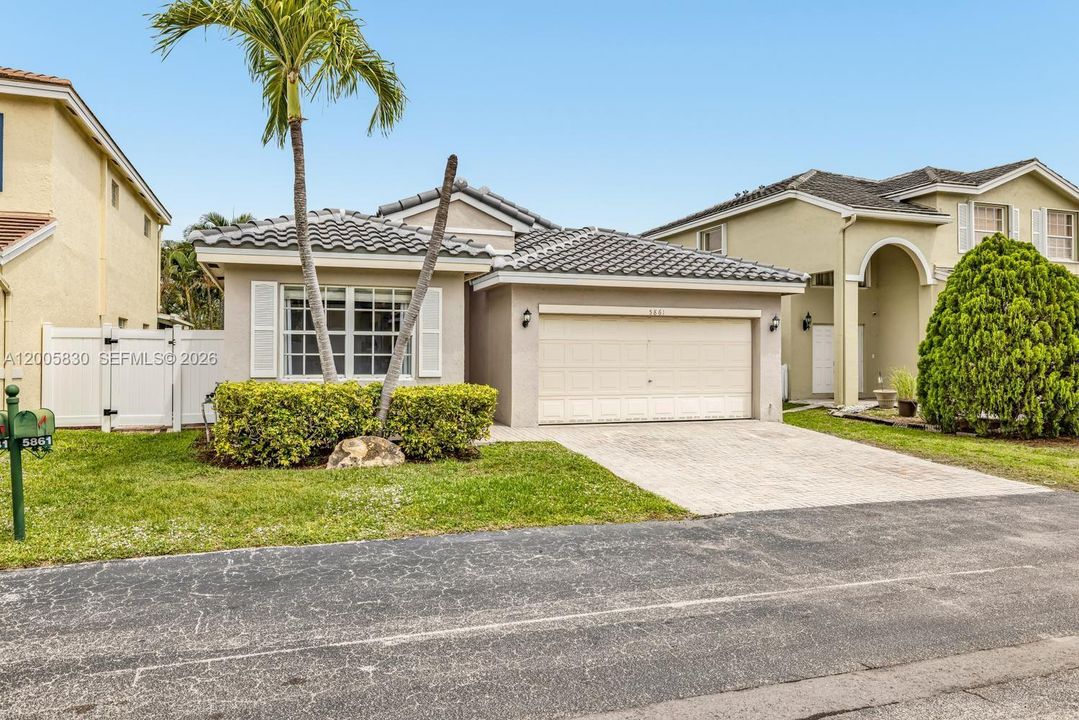Activo con contrato: $589,900 (3 camas, 2 baños, 1515 Pies cuadrados)