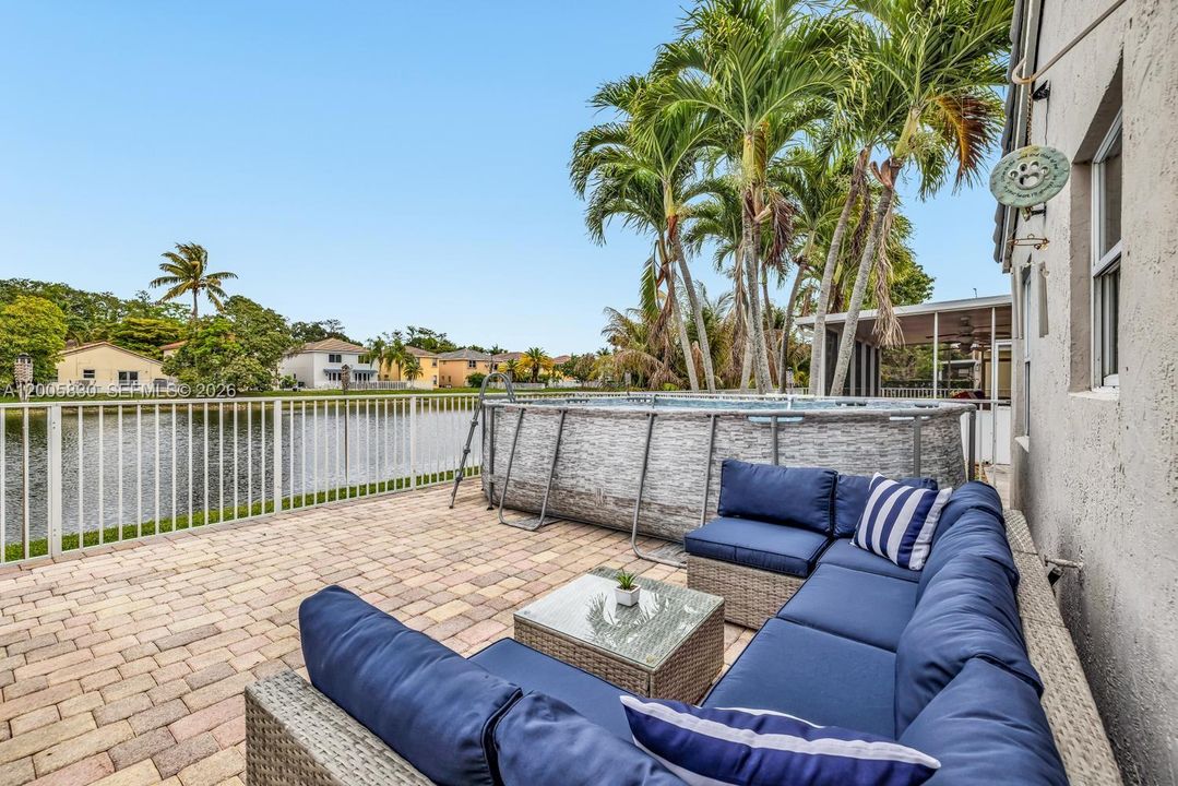 Activo con contrato: $589,900 (3 camas, 2 baños, 1515 Pies cuadrados)