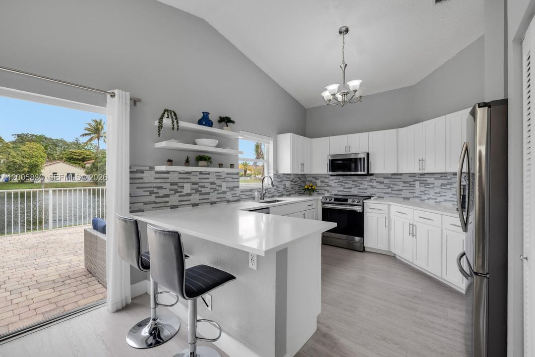 Activo con contrato: $589,900 (3 camas, 2 baños, 1515 Pies cuadrados)