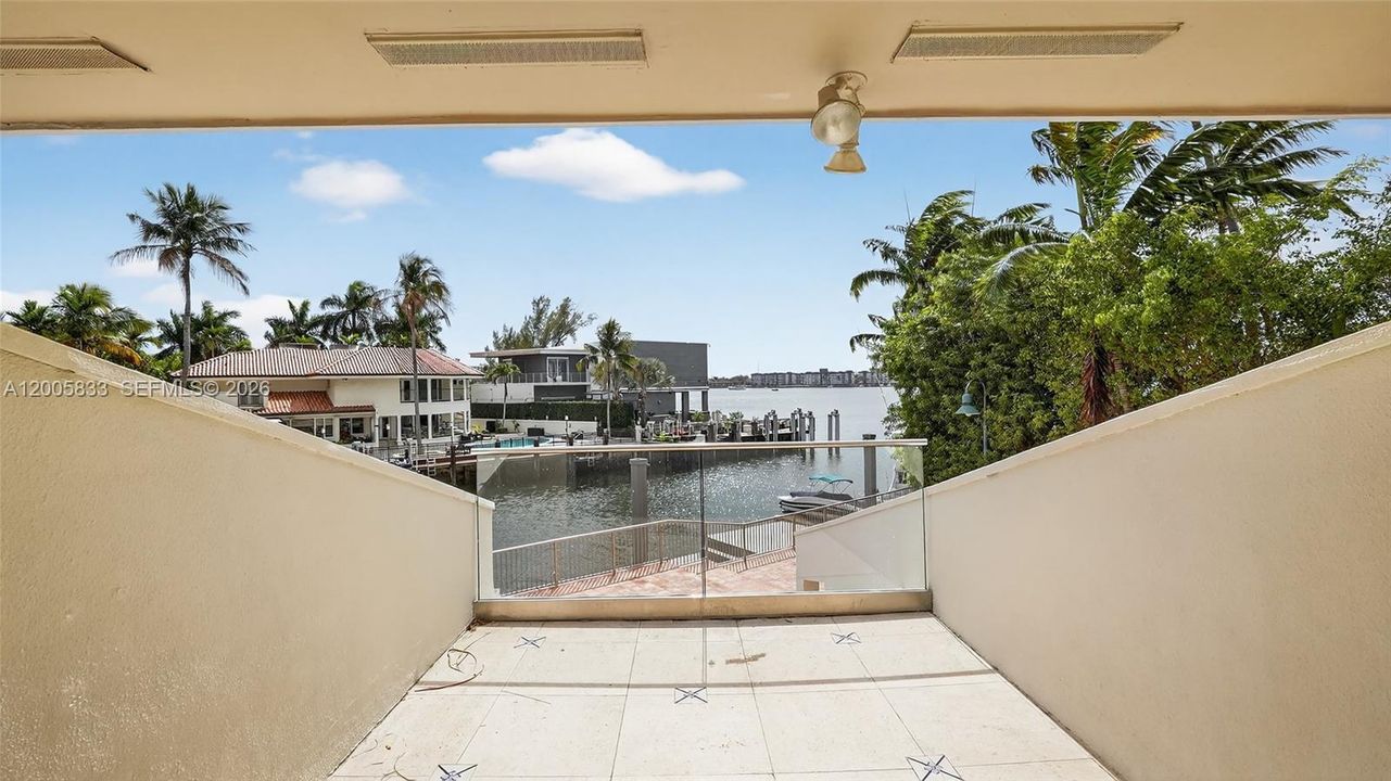 待售: $3,950,000 (0.21 acres)