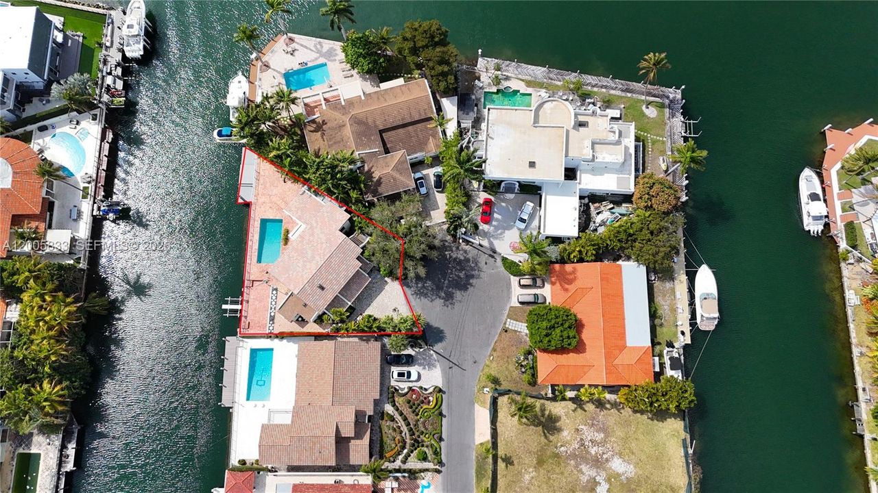待售: $3,950,000 (0.21 acres)