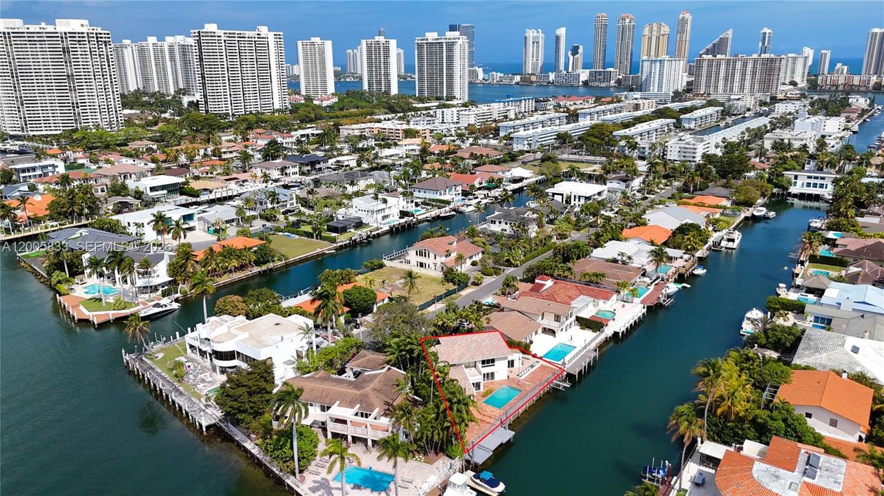待售: $3,950,000 (0.21 acres)