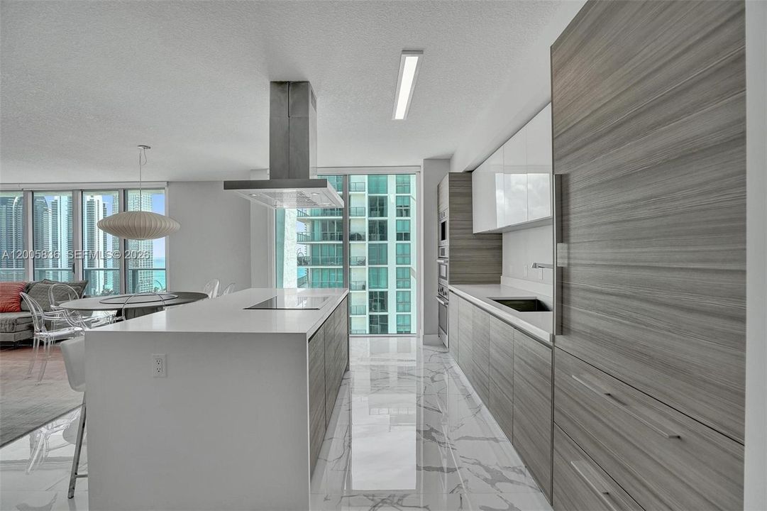 For Sale: $1,525,000 (3 beds, 3 baths, 1892 Square Feet)