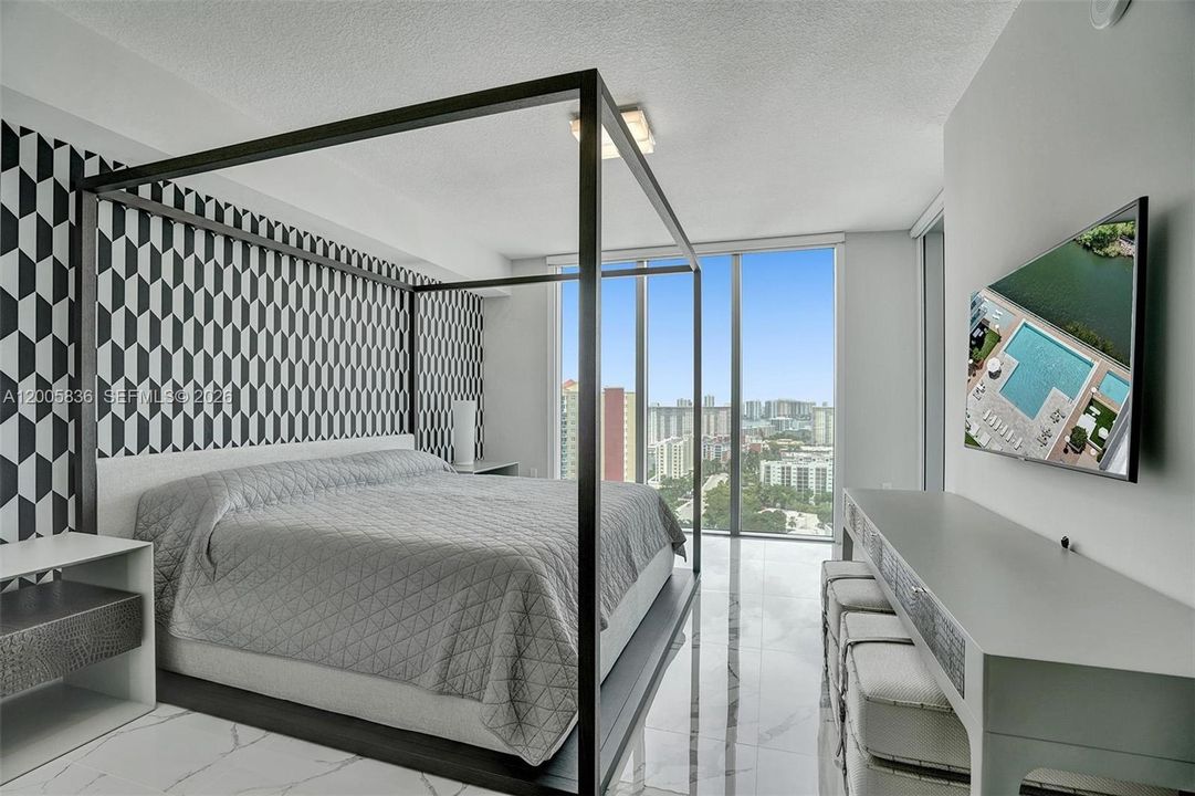 For Sale: $1,525,000 (3 beds, 3 baths, 1892 Square Feet)