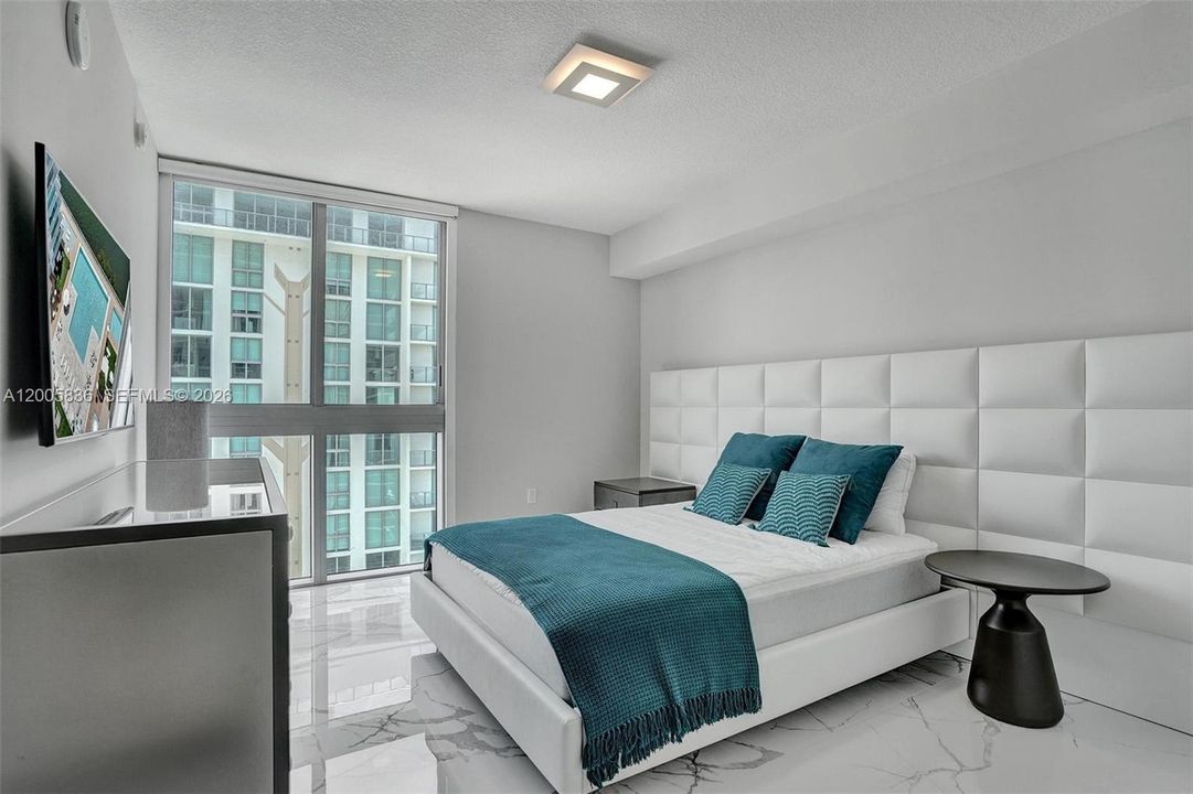 For Sale: $1,525,000 (3 beds, 3 baths, 1892 Square Feet)