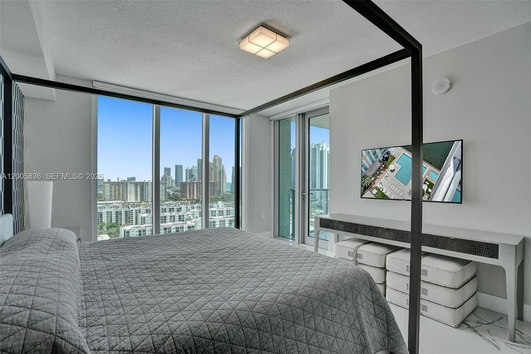 For Sale: $1,525,000 (3 beds, 3 baths, 1892 Square Feet)