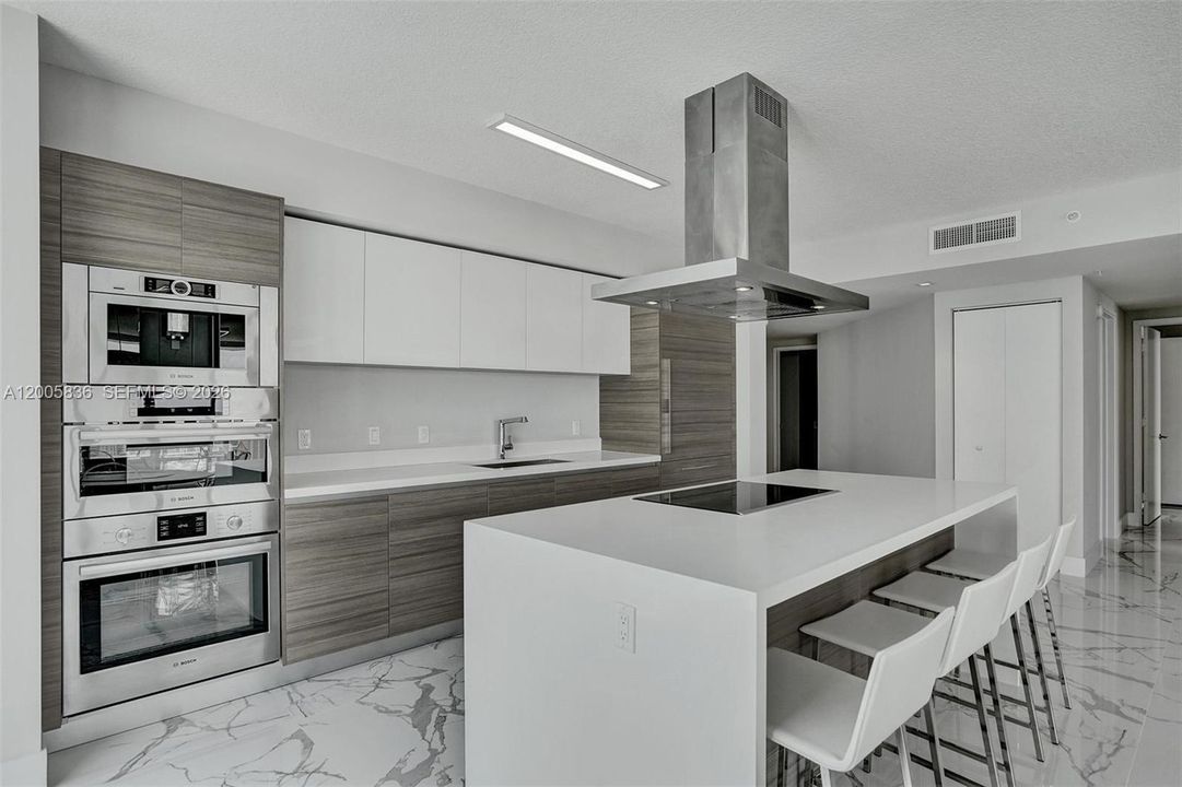 For Sale: $1,525,000 (3 beds, 3 baths, 1892 Square Feet)
