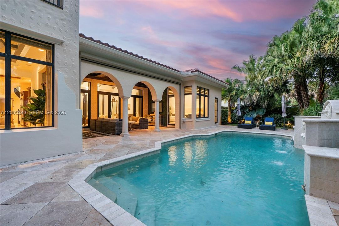 Activo con contrato: $2,495,000 (5 camas, 4 baños, 3838 Pies cuadrados)
