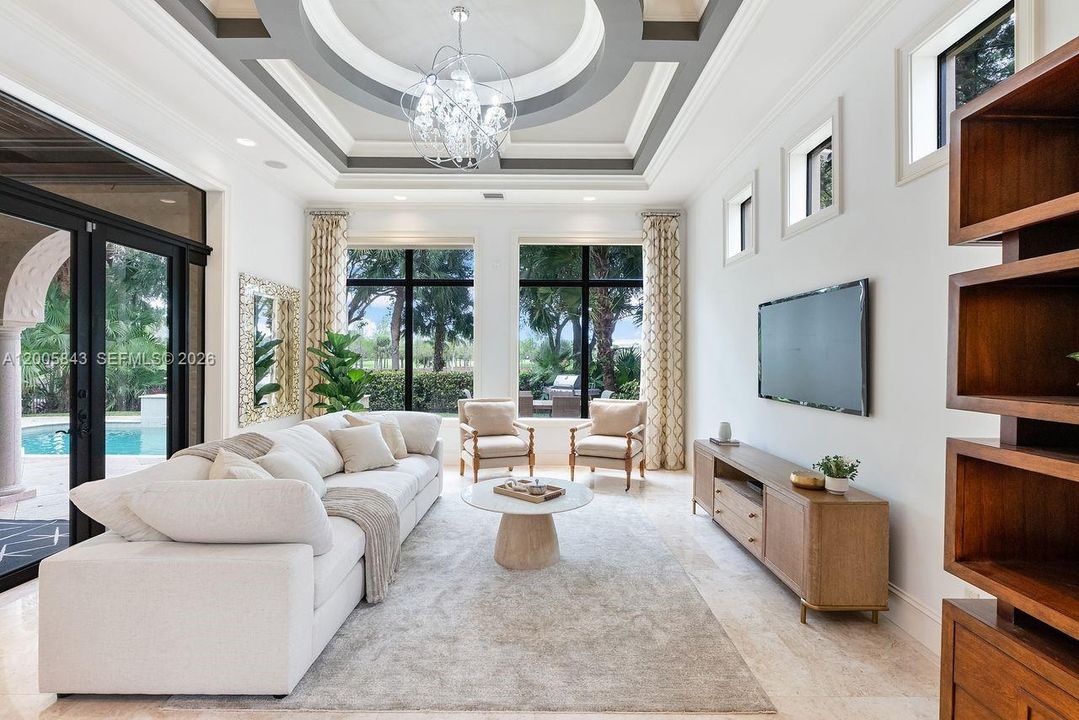 Activo con contrato: $2,495,000 (5 camas, 4 baños, 3838 Pies cuadrados)