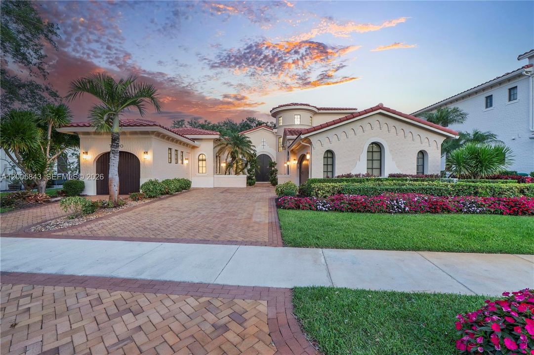 Activo con contrato: $2,495,000 (5 camas, 4 baños, 3838 Pies cuadrados)