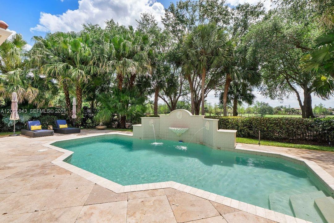 Activo con contrato: $2,495,000 (5 camas, 4 baños, 3838 Pies cuadrados)