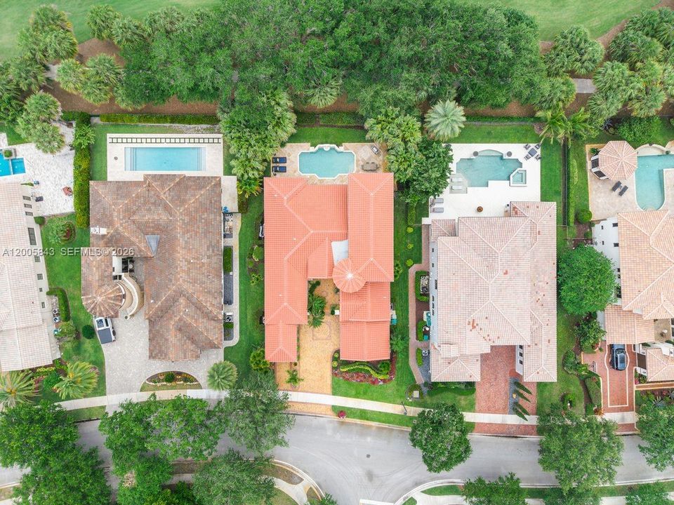 Activo con contrato: $2,495,000 (5 camas, 4 baños, 3838 Pies cuadrados)