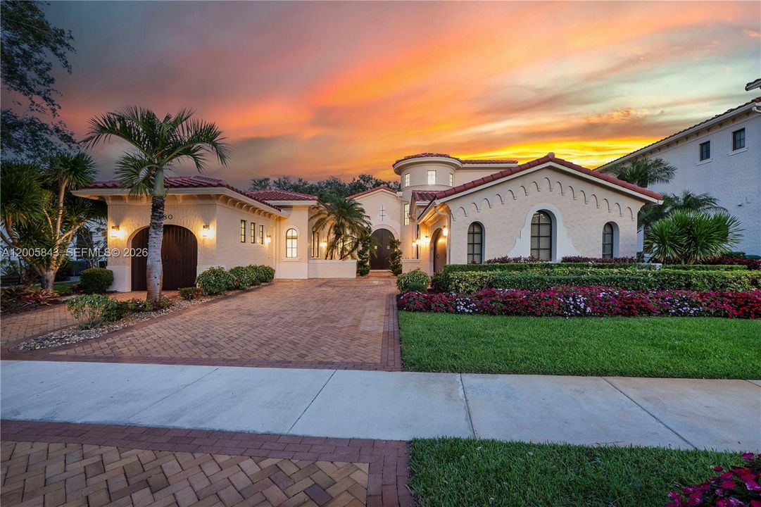 Activo con contrato: $2,495,000 (5 camas, 4 baños, 3838 Pies cuadrados)