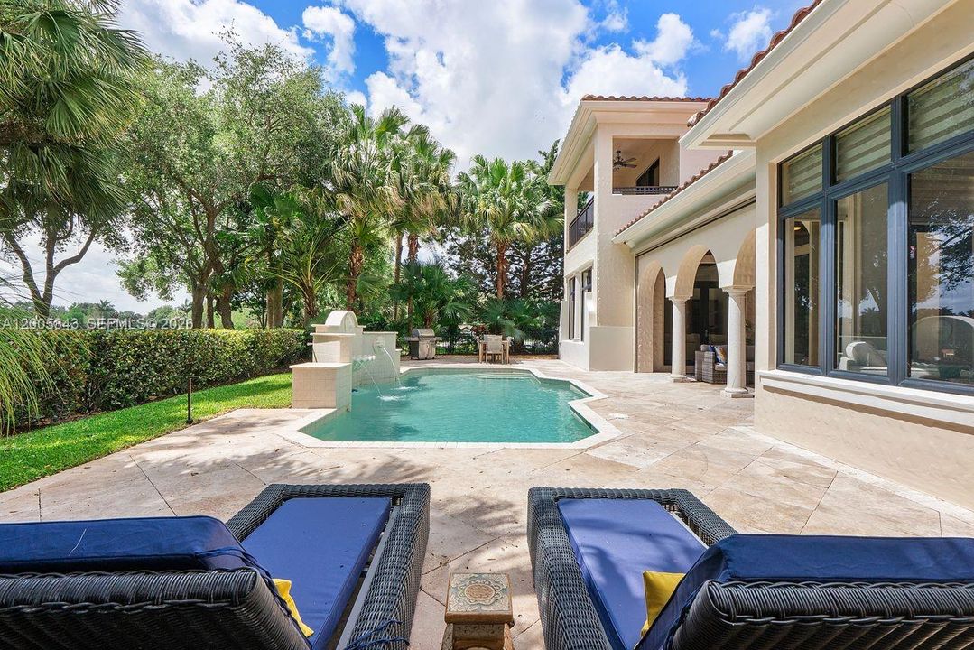 Activo con contrato: $2,495,000 (5 camas, 4 baños, 3838 Pies cuadrados)