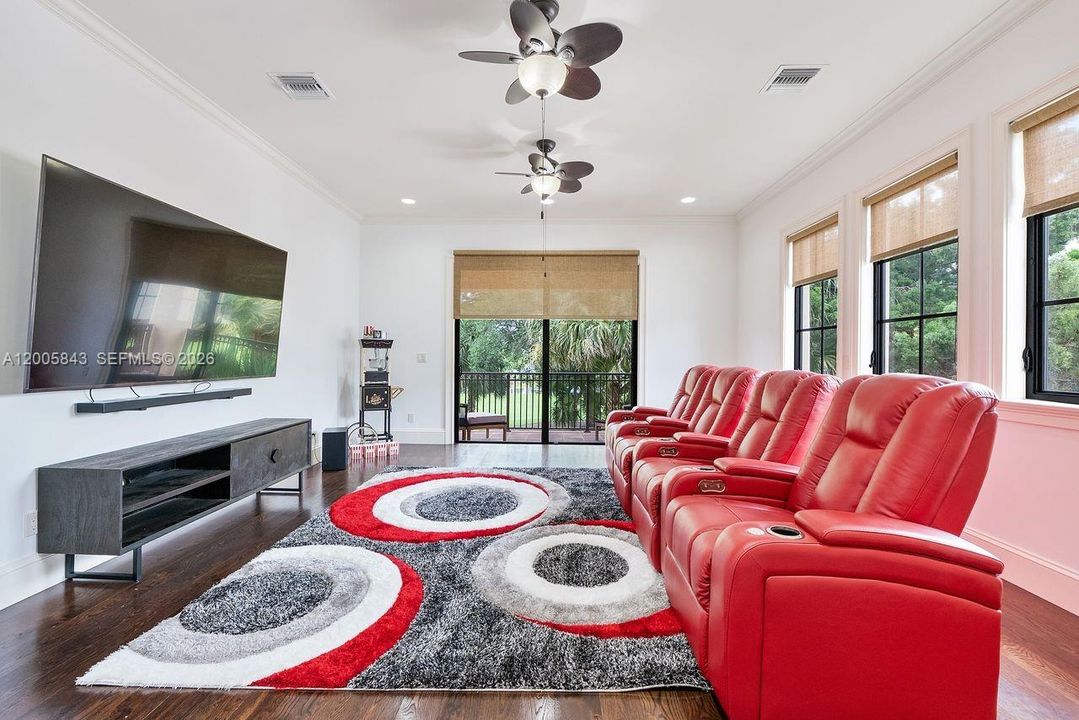 Activo con contrato: $2,495,000 (5 camas, 4 baños, 3838 Pies cuadrados)