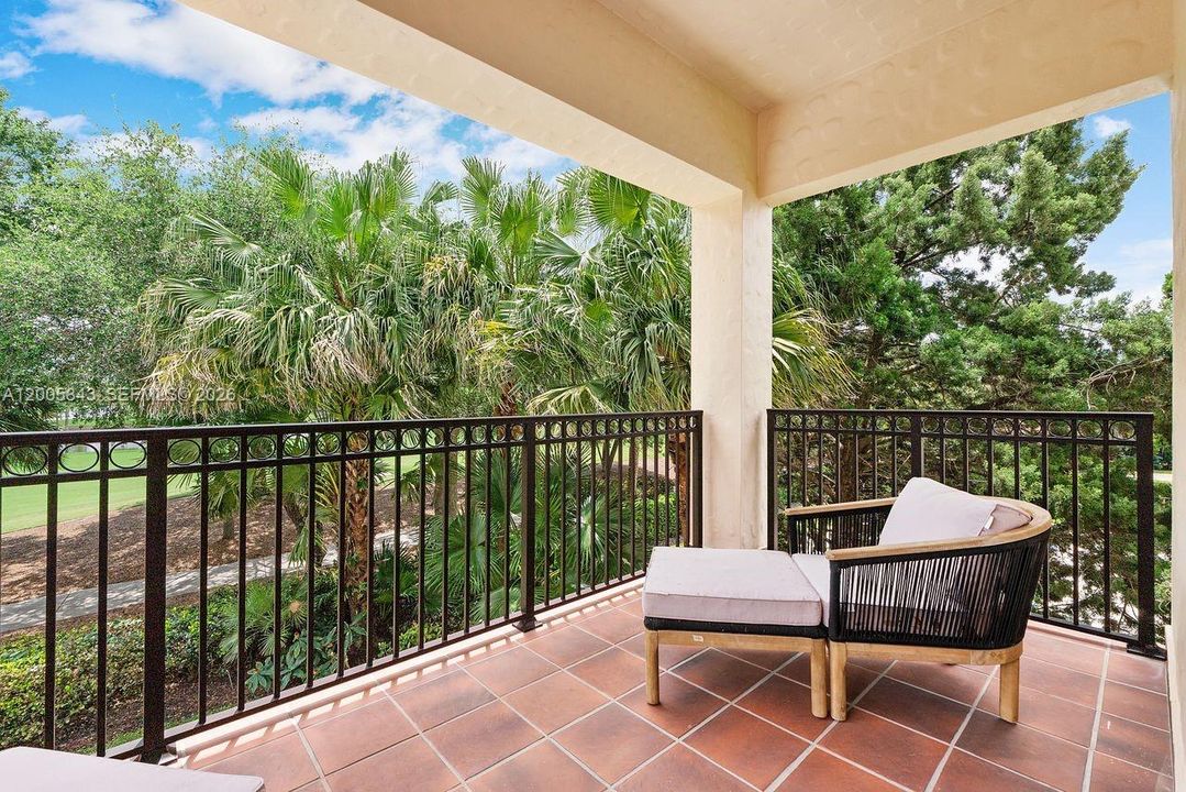 Activo con contrato: $2,495,000 (5 camas, 4 baños, 3838 Pies cuadrados)