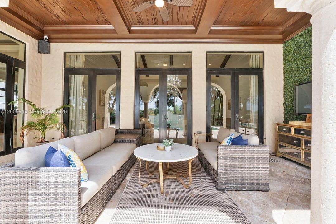 Activo con contrato: $2,495,000 (5 camas, 4 baños, 3838 Pies cuadrados)