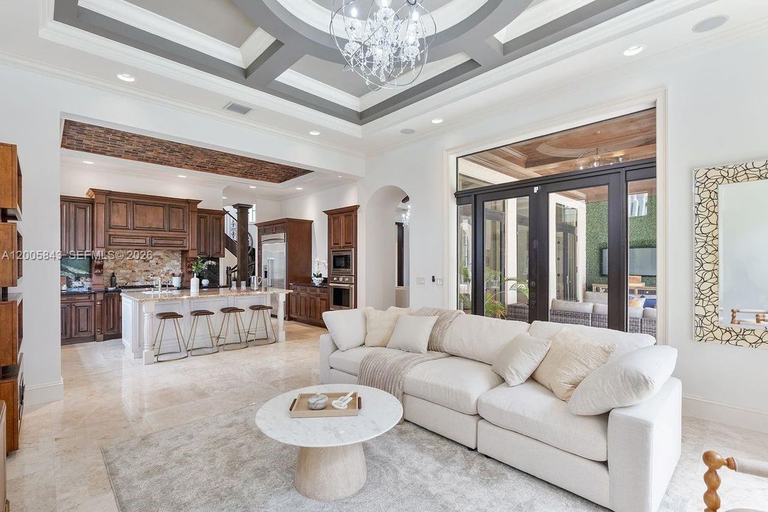 Activo con contrato: $2,495,000 (5 camas, 4 baños, 3838 Pies cuadrados)