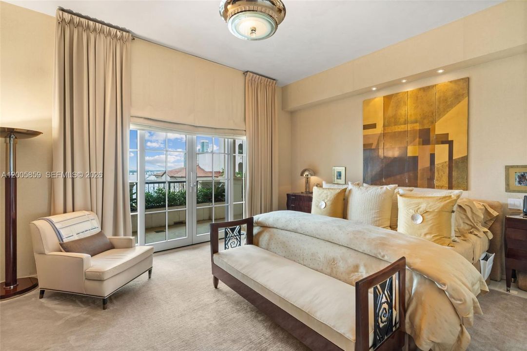 For Sale: $27,500,000 (6 beds, 5 baths, 6170 Square Feet)