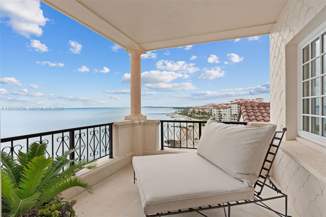 For Sale: $27,500,000 (6 beds, 5 baths, 6170 Square Feet)
