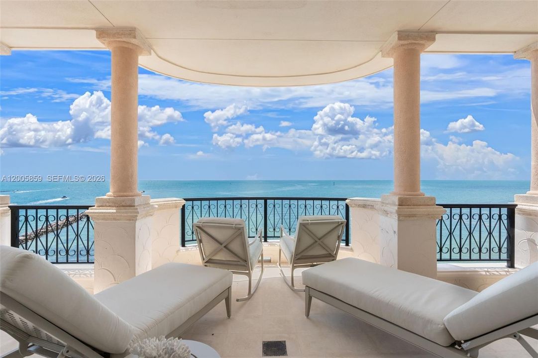 For Sale: $27,500,000 (6 beds, 5 baths, 6170 Square Feet)