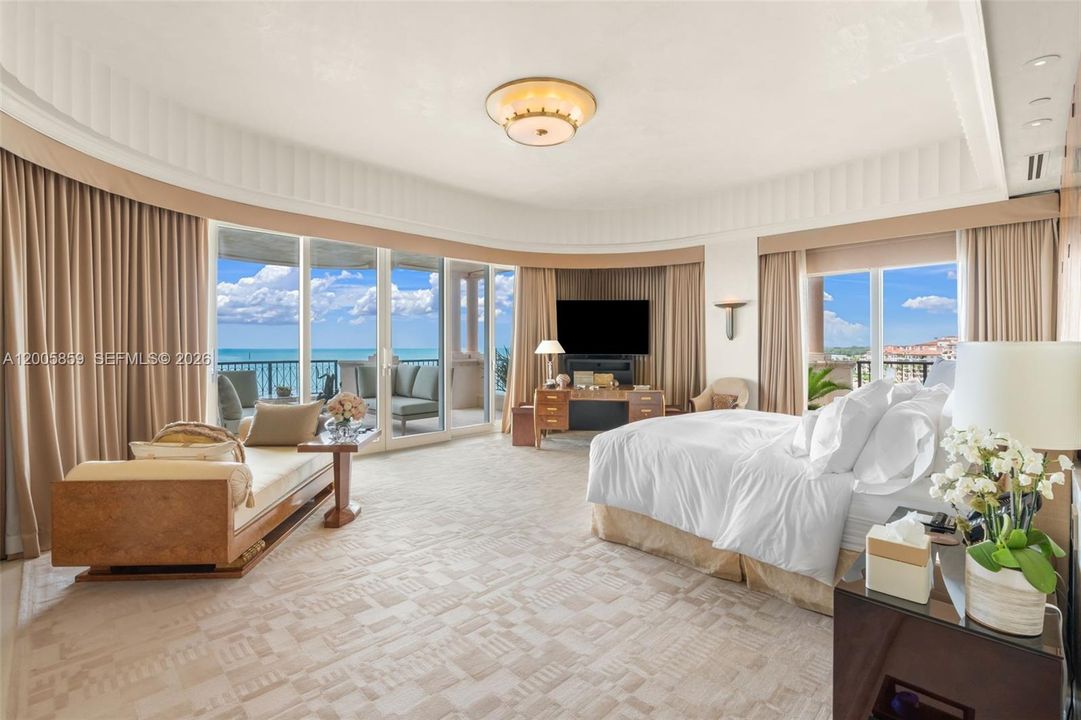 For Sale: $27,500,000 (6 beds, 5 baths, 6170 Square Feet)