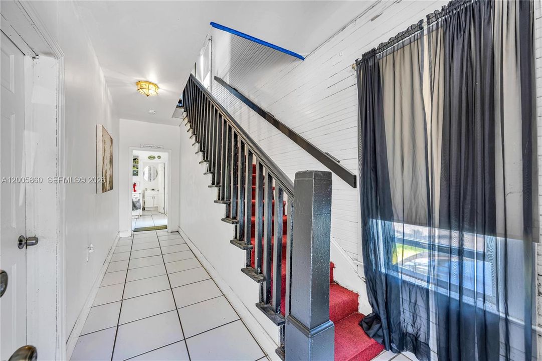 En Venta: $1,150,000 (5 camas, 2 baños, 1344 Pies cuadrados)