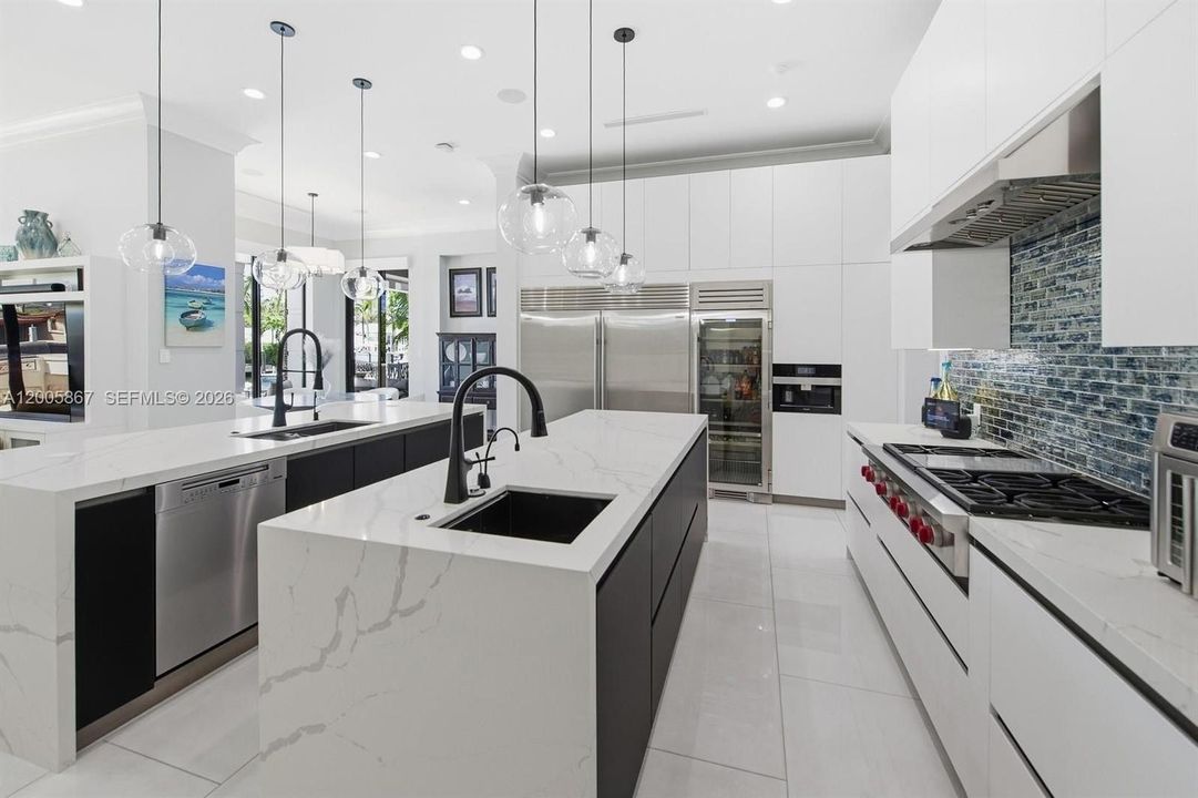 En Renta: $85,000 (7 camas, 8 baños, 8206 Pies cuadrados)