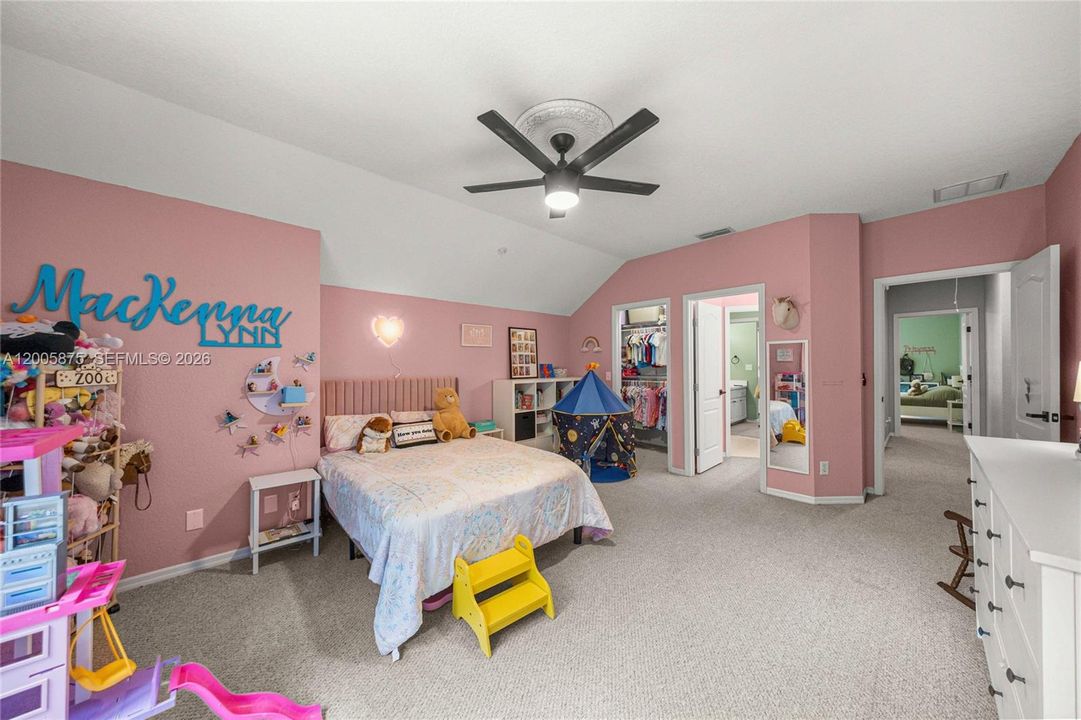 For Sale: $1,019,000 (5 beds, 4 baths, 3496 Square Feet)