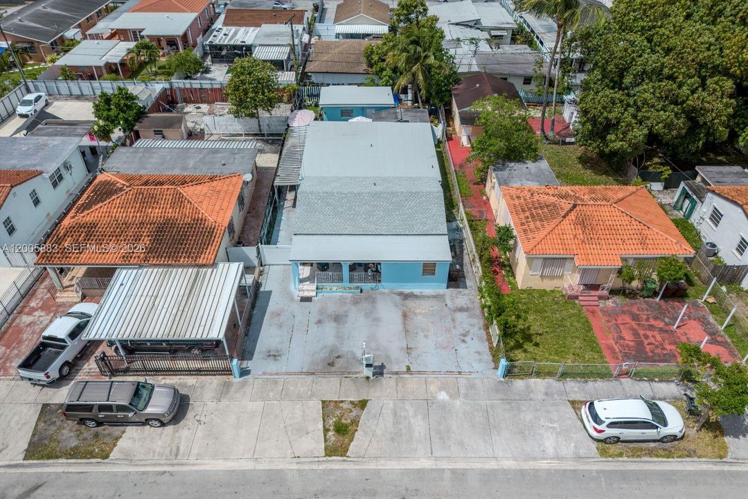 For Sale: $794,900 (5 beds, 3 baths, 2608 Square Feet)