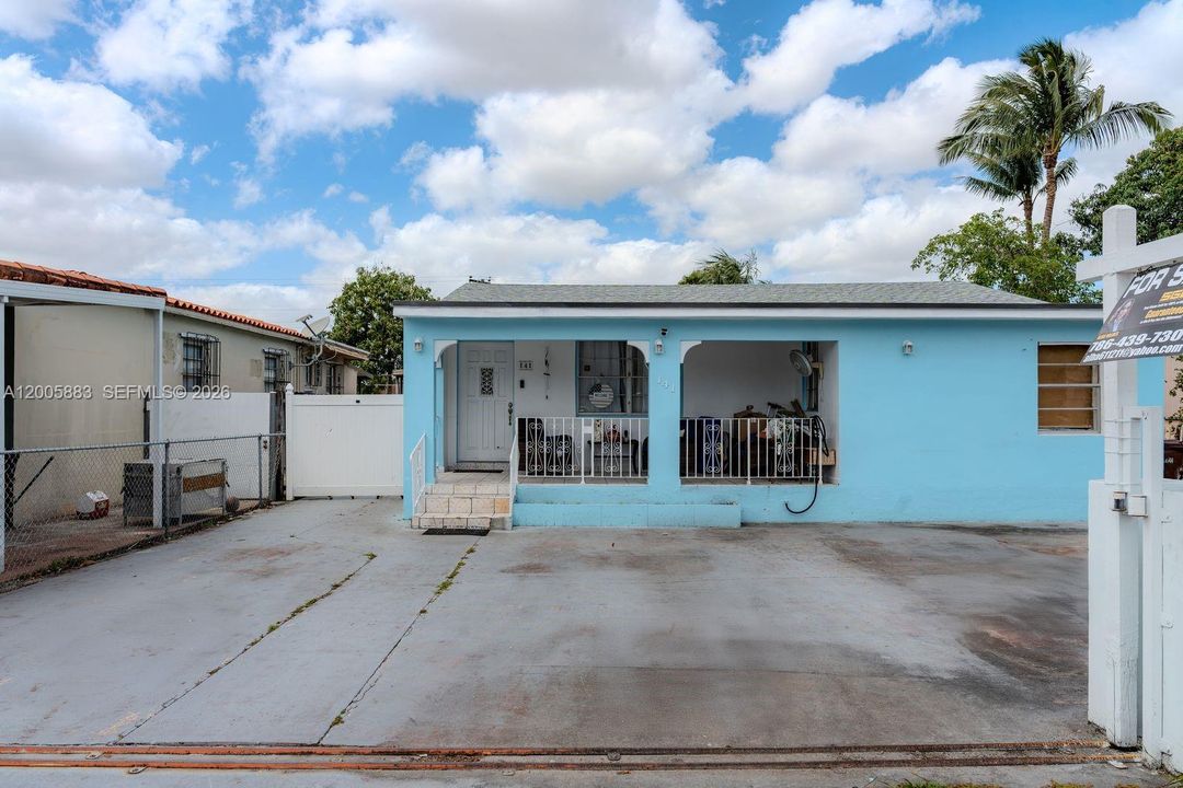 For Sale: $794,900 (5 beds, 3 baths, 2608 Square Feet)