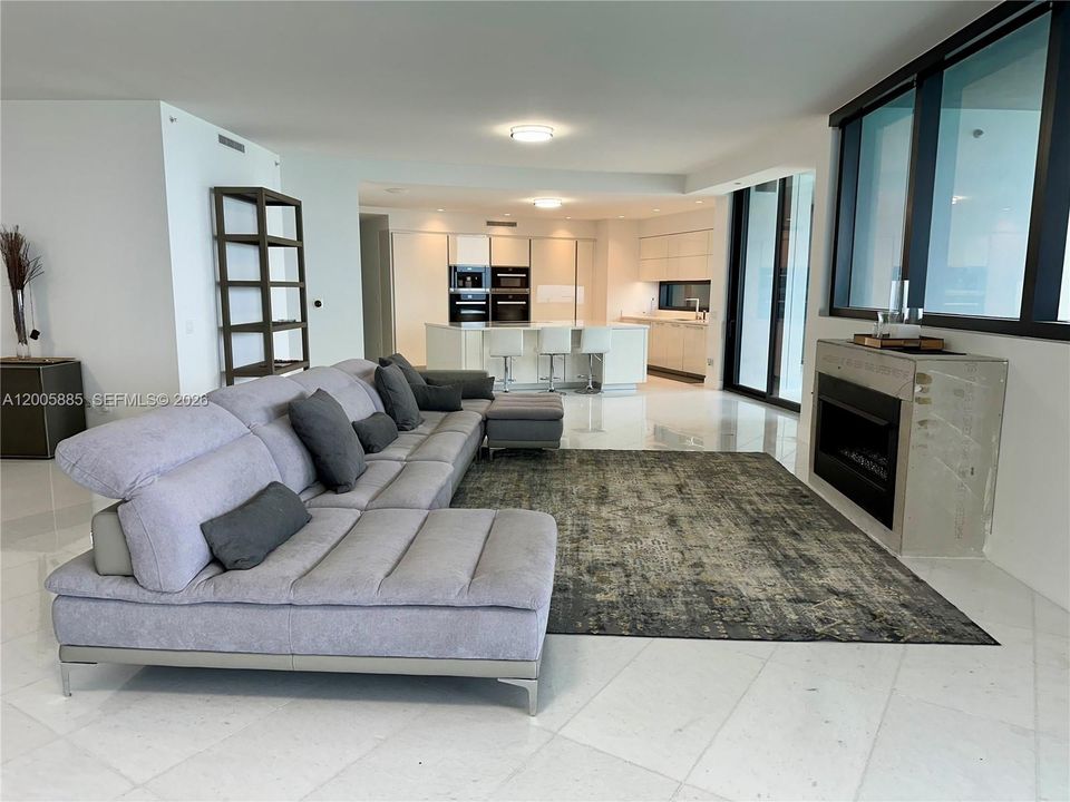 Active With Contract: $5,495,000 (3 beds, 4 baths, 4154 Square Feet)