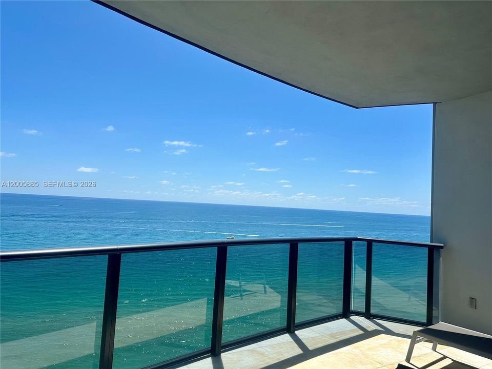 Active With Contract: $5,495,000 (3 beds, 4 baths, 4154 Square Feet)