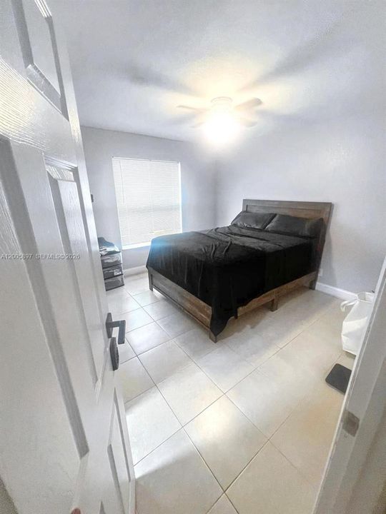 For Rent: $2,150 (2 beds, 1 baths, 900 Square Feet)