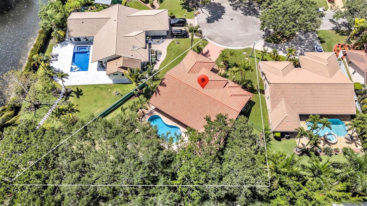 Activo con contrato: $865,000 (4 camas, 2 baños, 2520 Pies cuadrados)