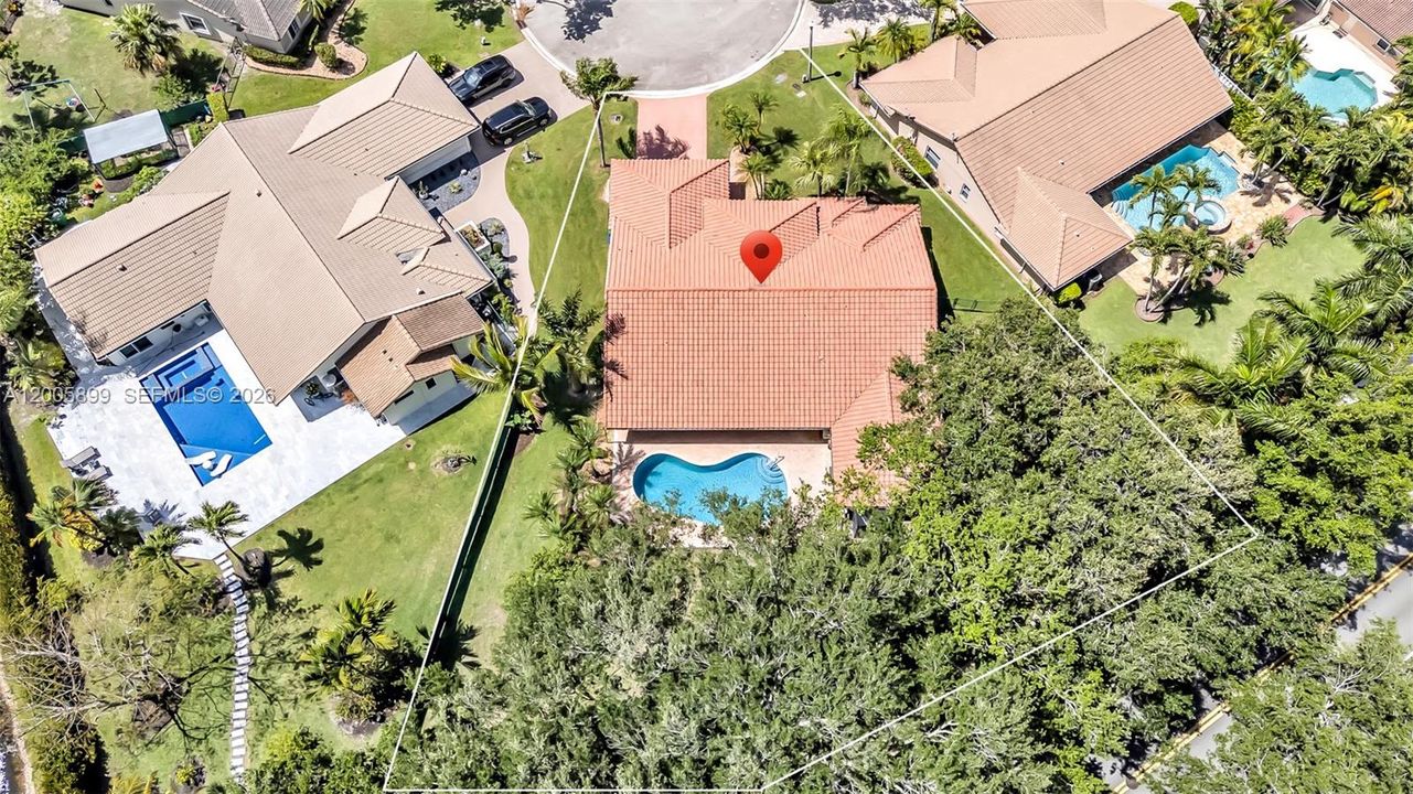 Activo con contrato: $865,000 (4 camas, 2 baños, 2520 Pies cuadrados)