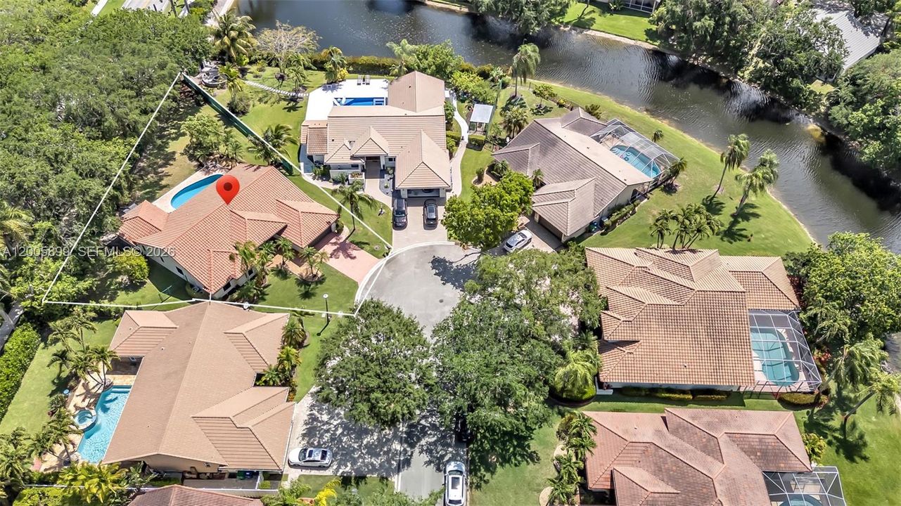Activo con contrato: $865,000 (4 camas, 2 baños, 2520 Pies cuadrados)