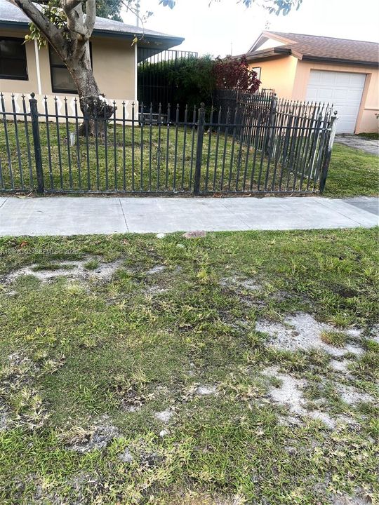 For Rent: $1,200 (1 beds, 1 baths, 2304 Square Feet)