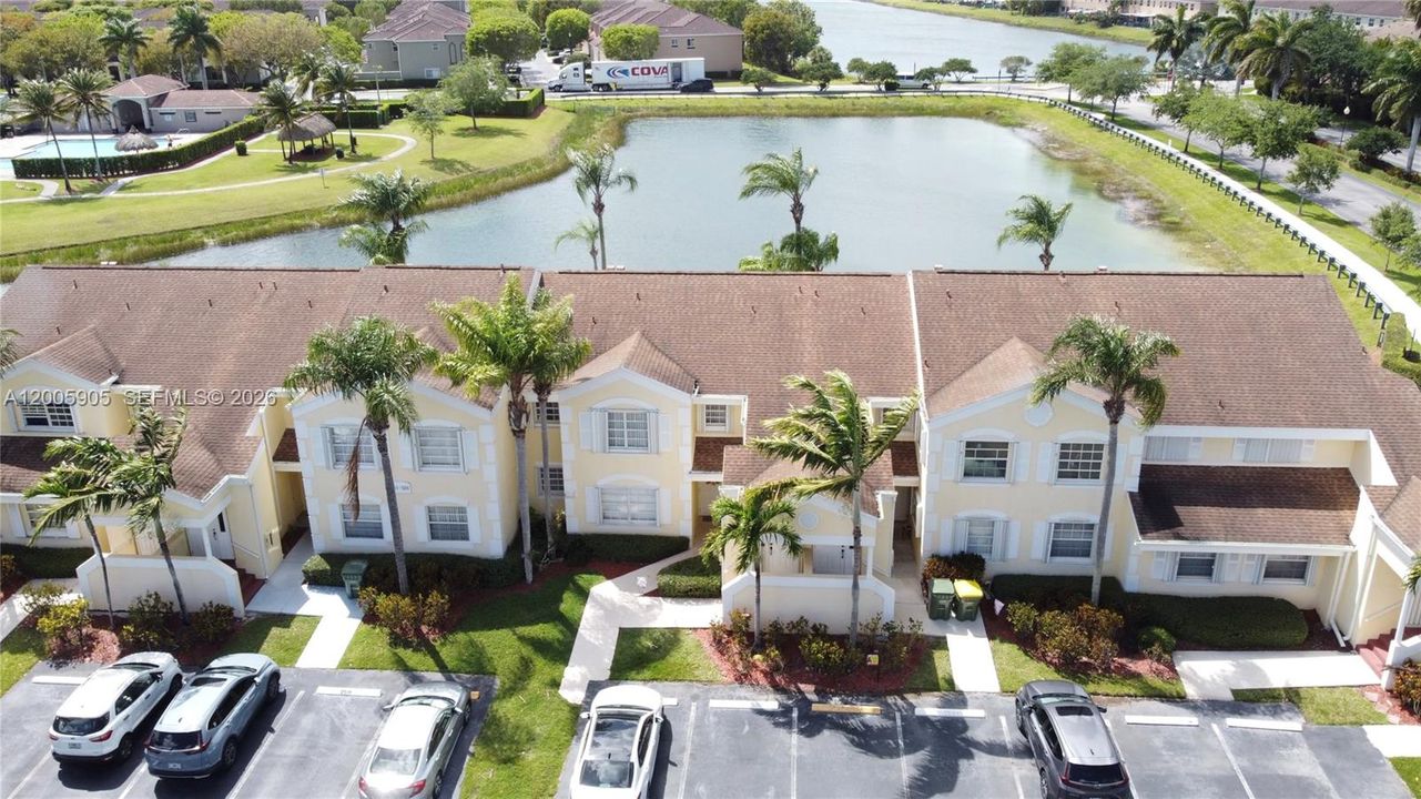 For Sale: $189,000 (2 beds, 2 baths, 1160 Square Feet)