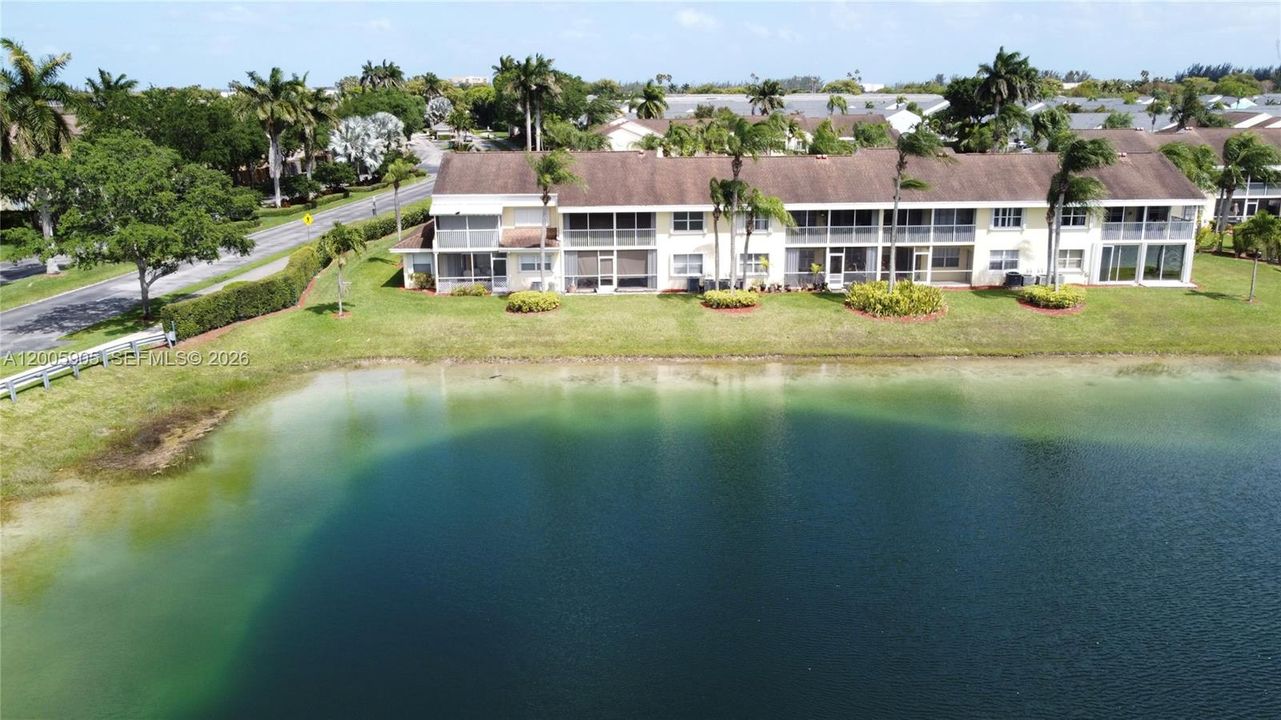 For Sale: $189,000 (2 beds, 2 baths, 1160 Square Feet)
