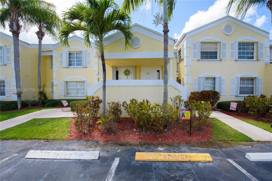 For Sale: $189,000 (2 beds, 2 baths, 1160 Square Feet)