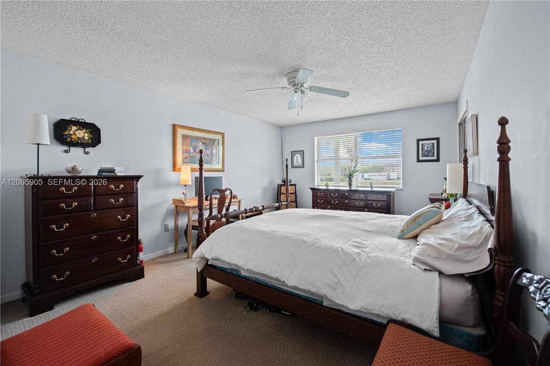 For Sale: $189,000 (2 beds, 2 baths, 1160 Square Feet)