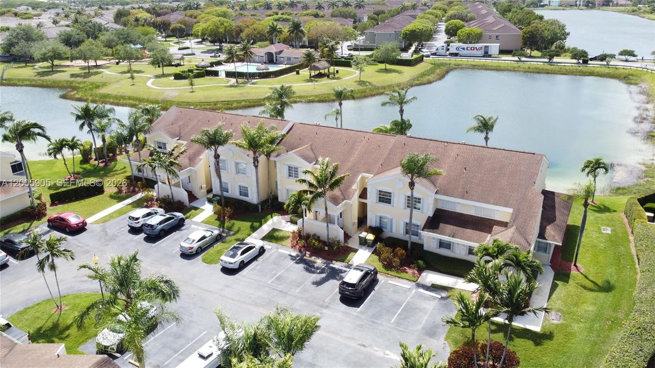 For Sale: $189,000 (2 beds, 2 baths, 1160 Square Feet)