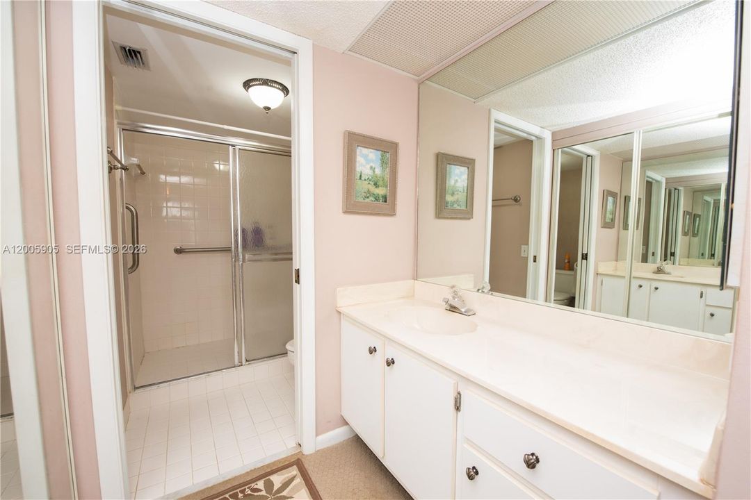 For Sale: $189,000 (2 beds, 2 baths, 1160 Square Feet)